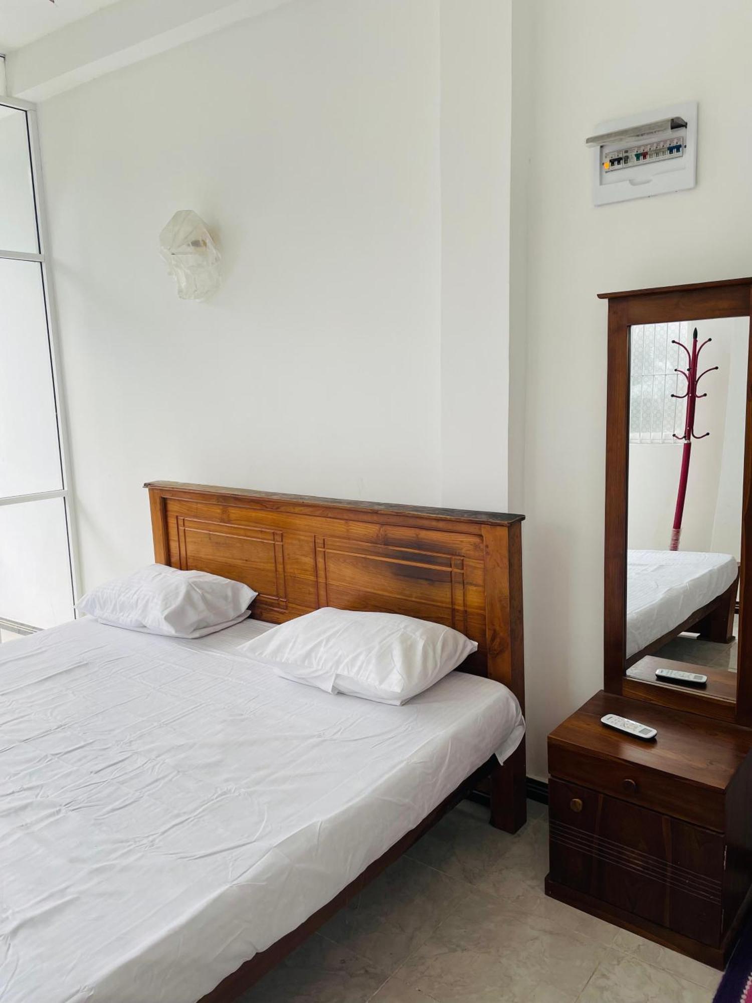 Star Village Hostel Канді Екстер'єр фото