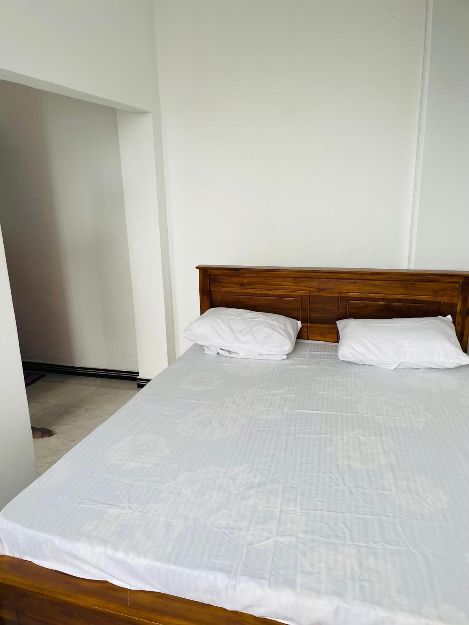 Star Village Hostel Канді Екстер'єр фото