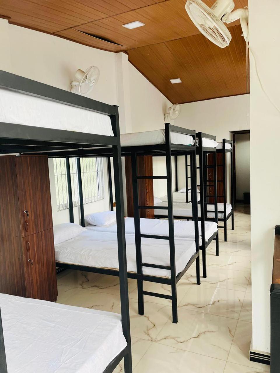 Star Village Hostel Канді Екстер'єр фото